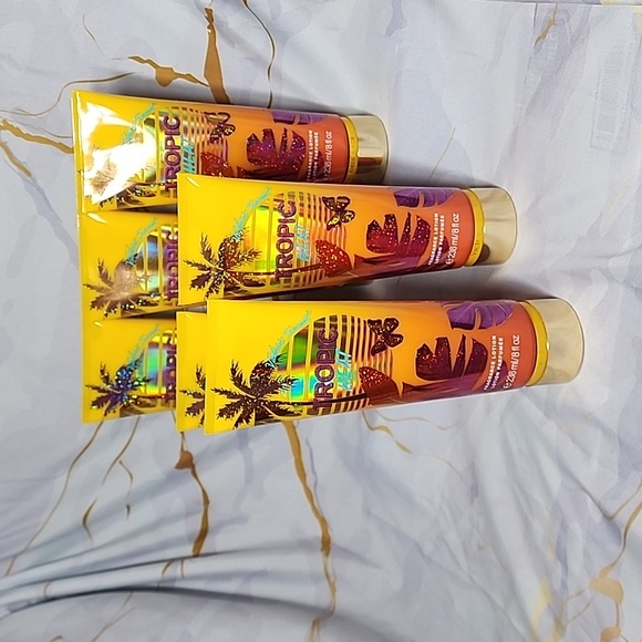 Victoria's Secret Tropic Heat Body Lotion - Picture 2 of 8
